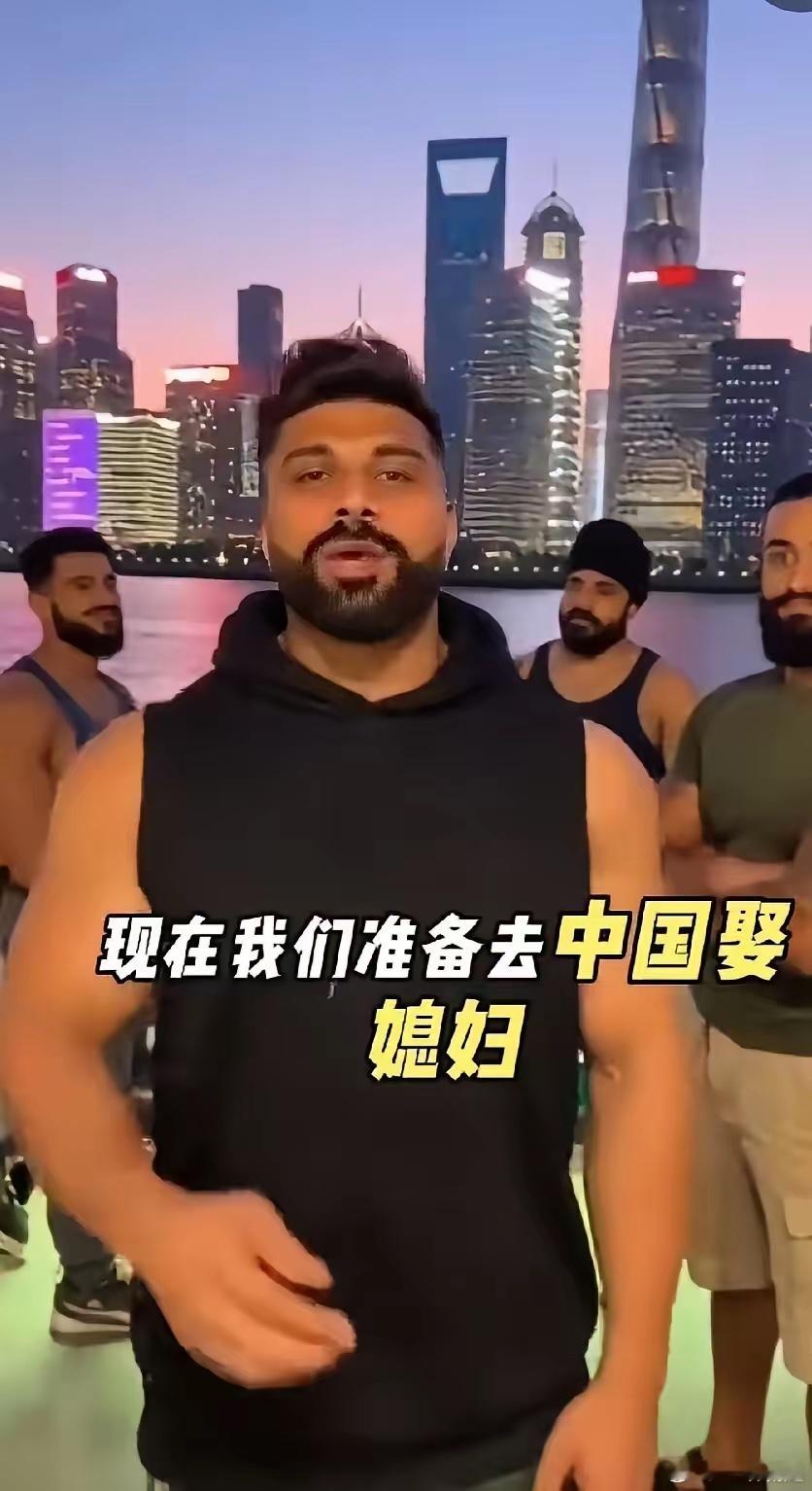 “阿联酋女性一旦跟外籍结婚，自动放弃阿联酋国籍，失去一切阿联酋公民权利和福利。”