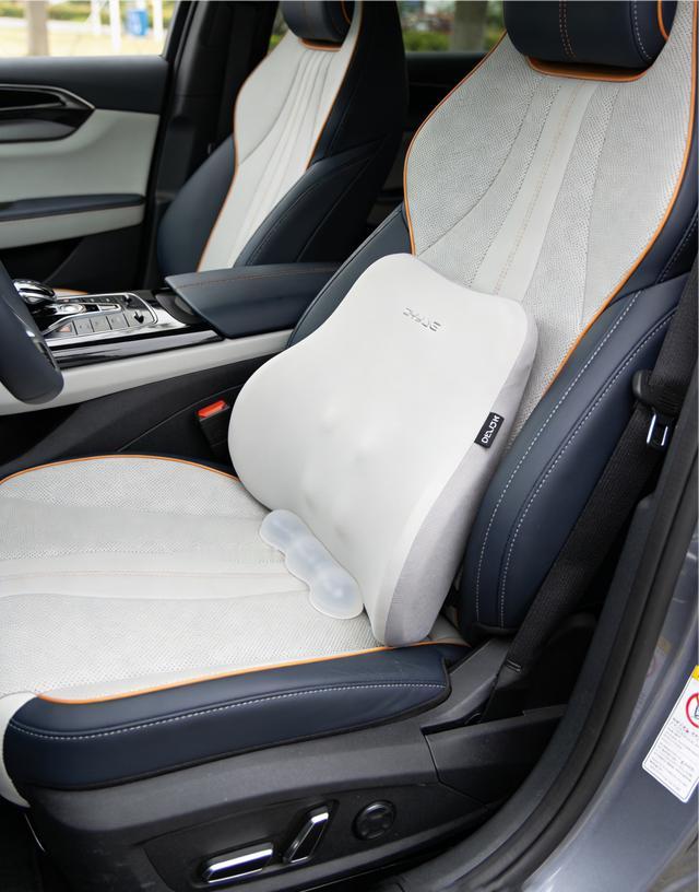 开海豹06 GT的都懂，运动座椅包裹性强但偏硬，长途开1小时腰就酸到不行！入了一