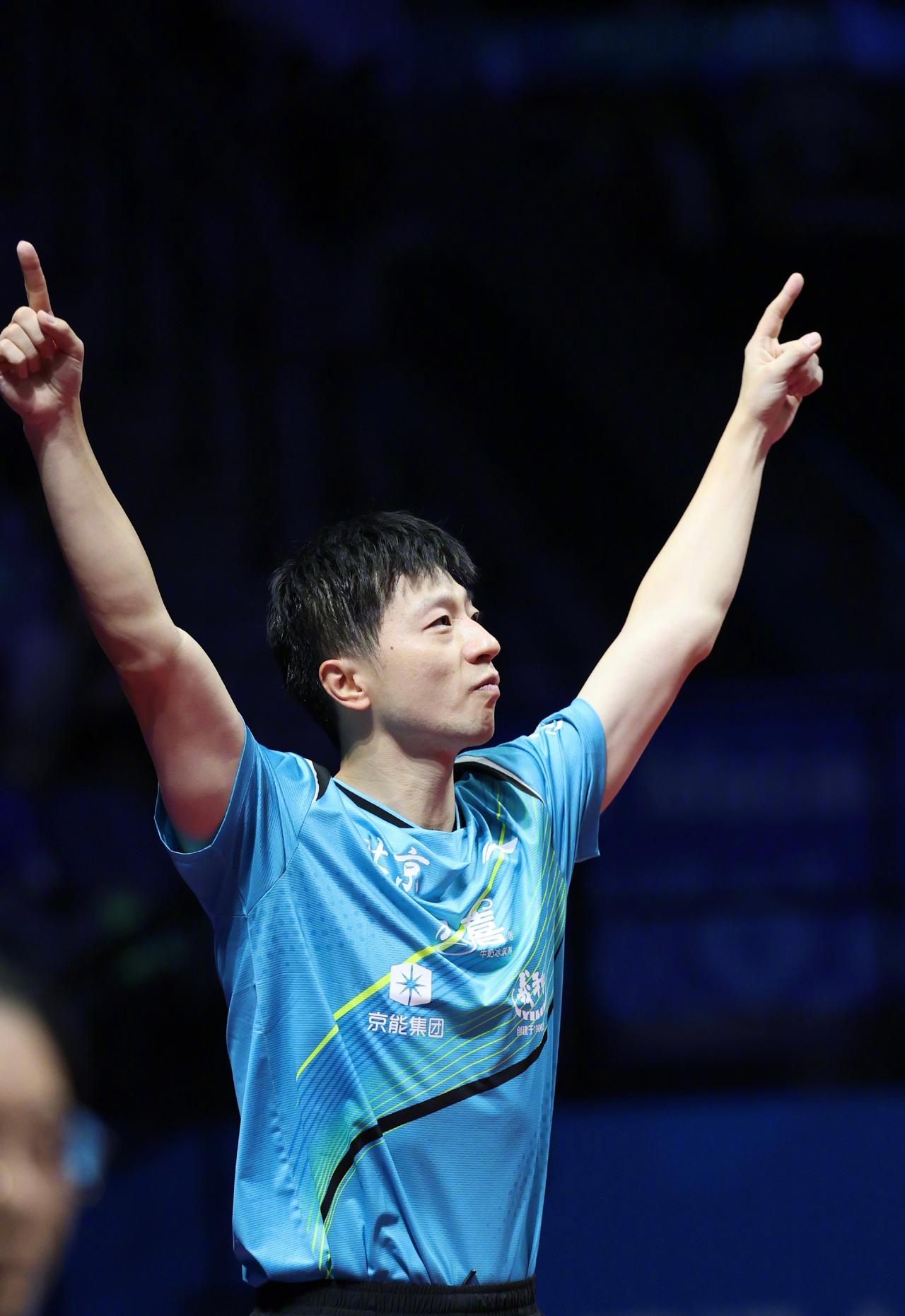 体育界各个领域的GOAT都是谁？
乒乓球是马龙，
足球是梅西，
羽毛球是林丹，