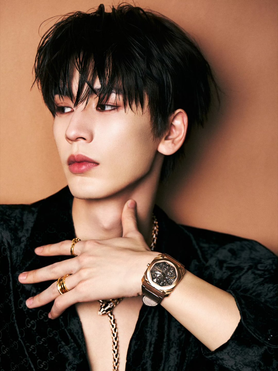 张凌赫这张好权威的脸真的好帅啊！期待更多作品～