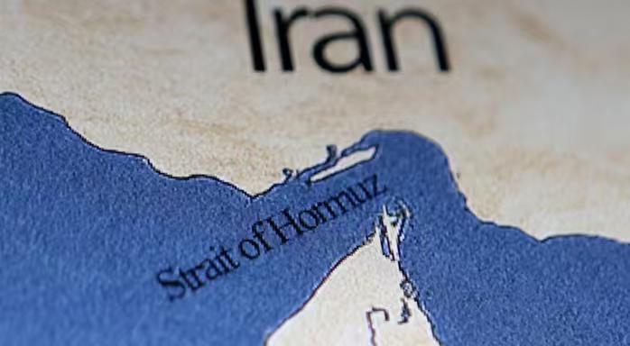 伊朗开始变通了，霍尔木兹海峡仅对美国、以色列、欧洲等西方国家的船只关闭。革命卫队