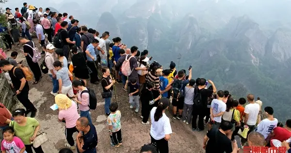 徒步|嗨FUN十一丨国庆黄金周第四天，崀山游客接待量持续攀升