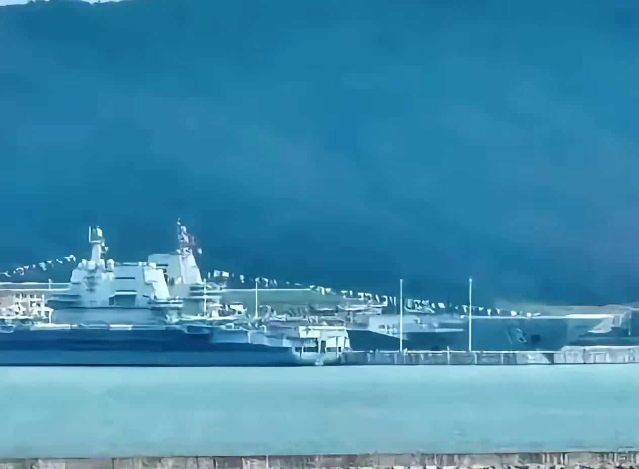 福建人扬眉吐气！舷号18 满载排水量85000吨的福建舰入列最高光的人属福建人了