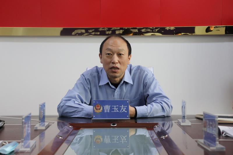 曹玉友是黑龙江林区公安系统的人民警察，曾获评全国特级优秀人民警察，后担任黑龙江省