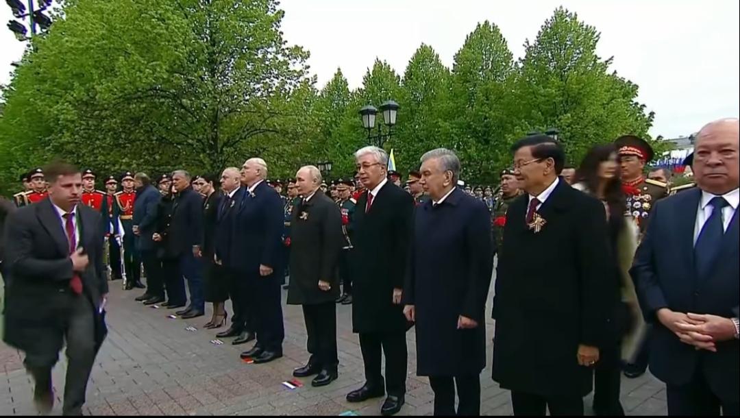 今年的红场抗战胜利日阅兵，可以说是创下了历史之最，史上规模最小。好在是集安组织成
