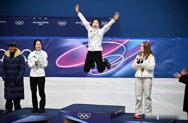 韩媒：李在明赞韩国短道速滑“领跑世界”承诺提供全方位支持
21 日，李在明向在2