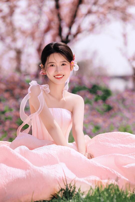 武汉婚纱照｜粉粉嫩嫩的花海婚纱照