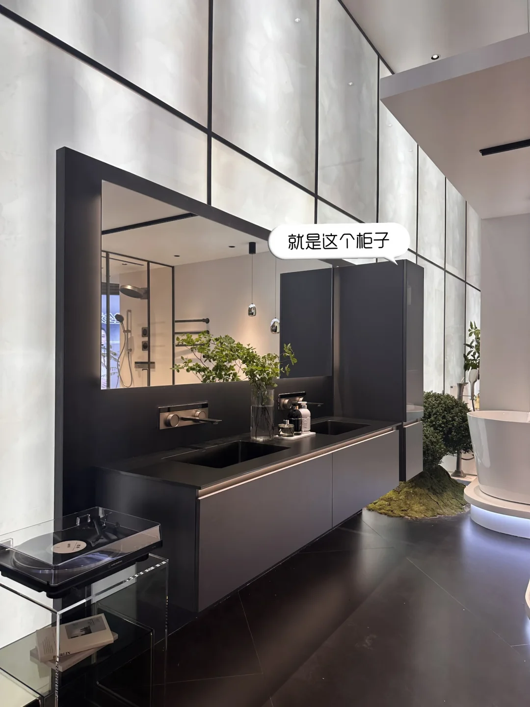 在浴室柜里，找到了今年厨卫展最大的收获