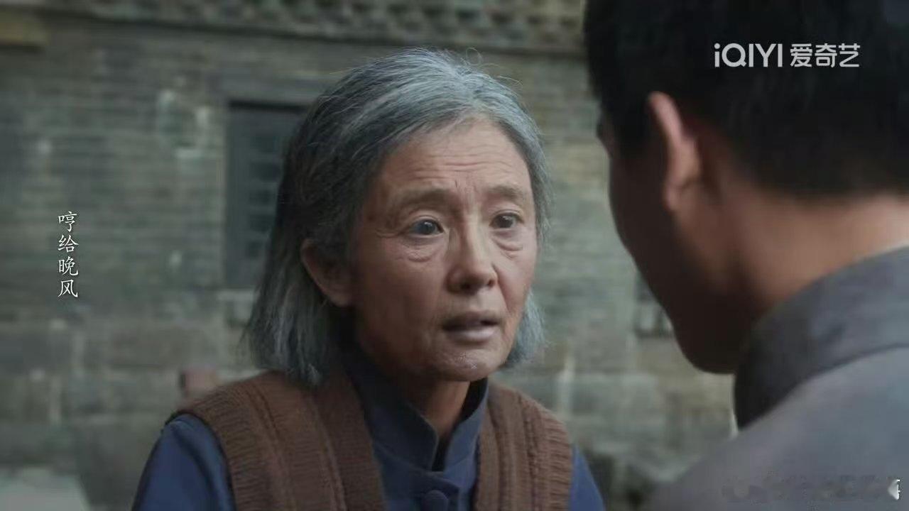 最后只剩绣绣和土地相依为命，爱她的人像麦子一茬茬被割走…桃你这结局刀片管饱是吧？