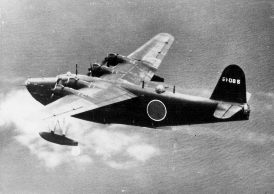 1944年7月2日，一架H8K飞行艇在被美国海军PB4Y-1“自由人”式（Lib