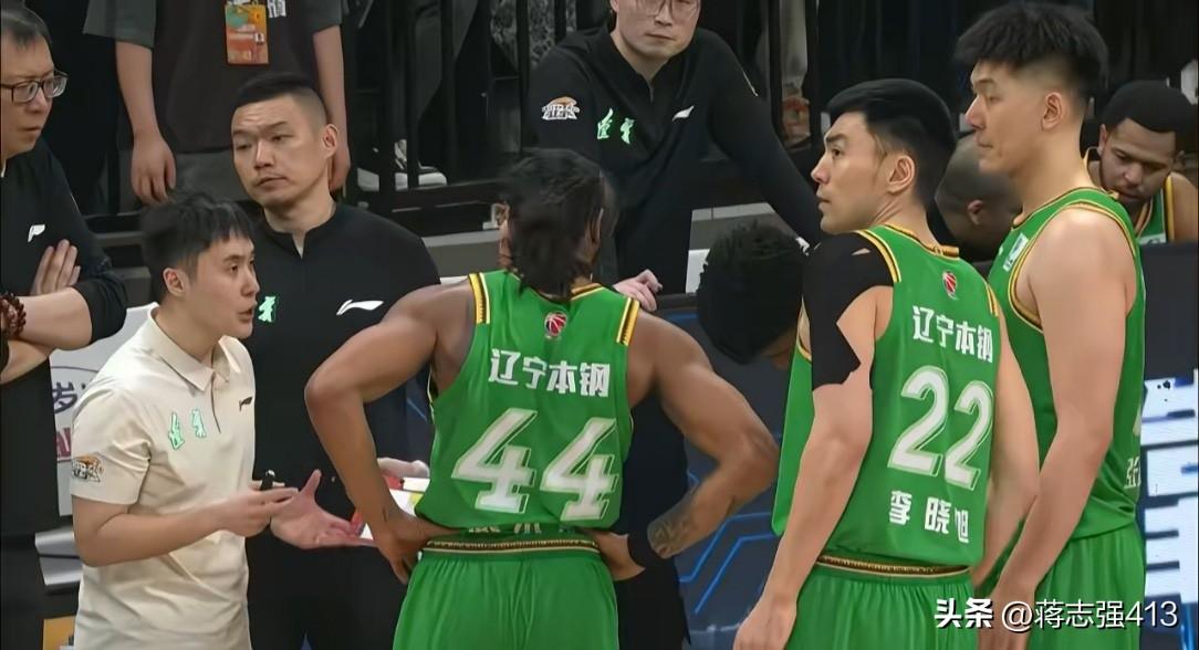 辽宁男篮今天打法也挺有针对性的，就是靠速度要拖垮北京北汽，两个队外线就鄢手琦投进