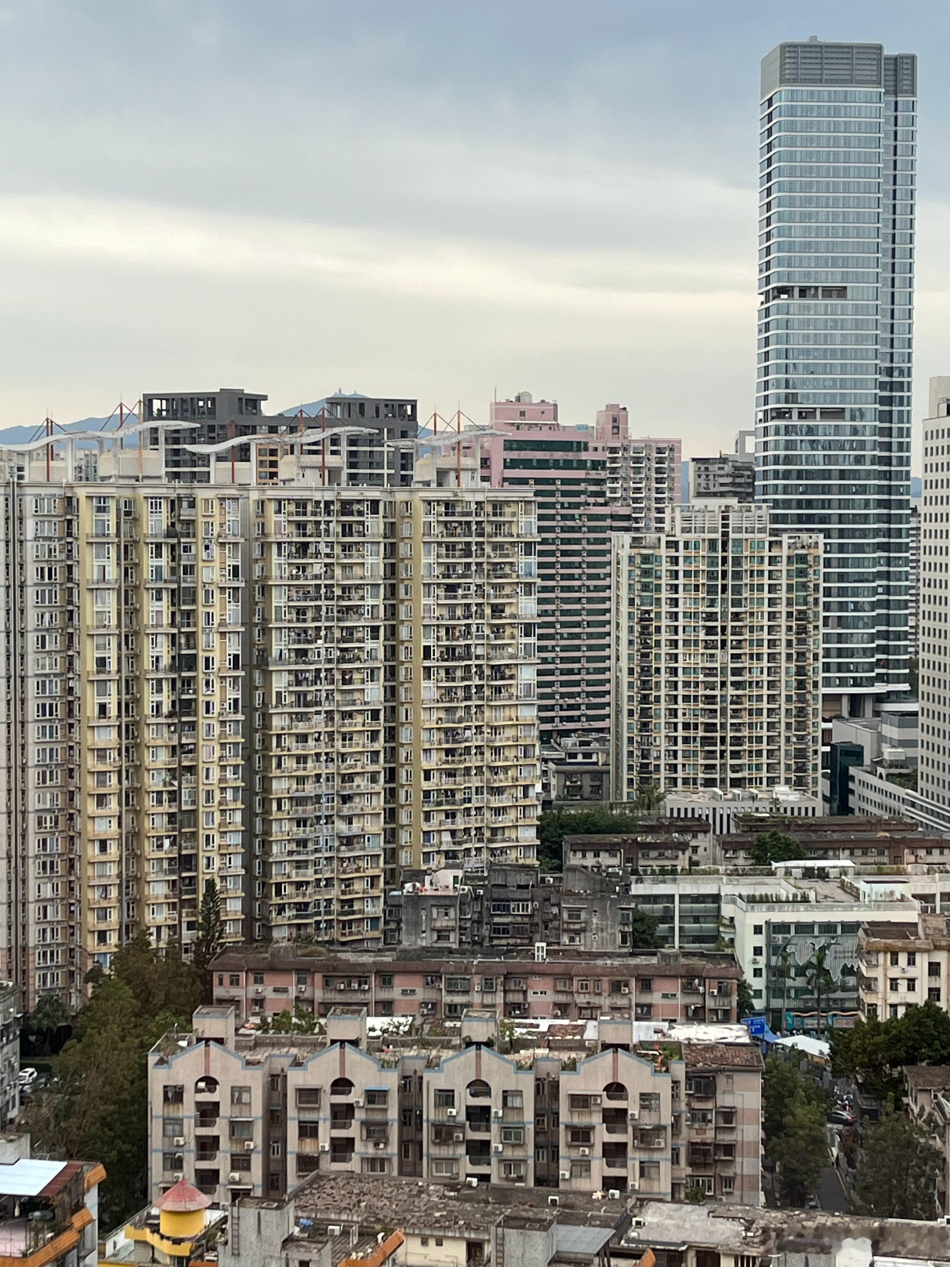 酒店窗户直拍：深圳的密集感 