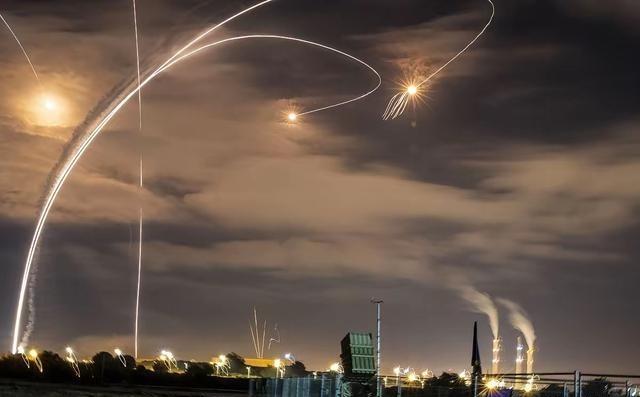 伊朗主打一个听话，美国要打伊朗，中国网友纷纷出招，告诉伊朗，美国要打伊朗，伊朗就