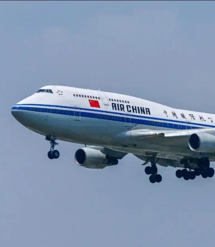 高市拒不撤回！
中国一点也不惯着！
1月26日下午，中国国航、东航、南航三大航空