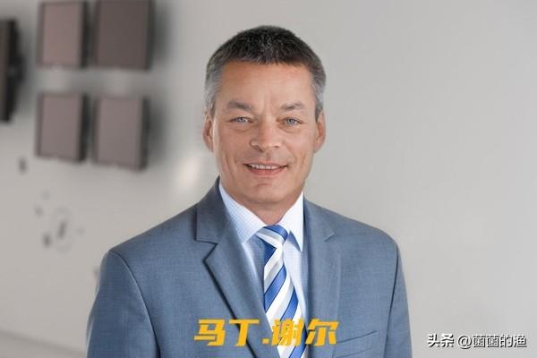 最近科技圈有个不大不小的动静：华为把德国顶尖光子技术专家马丁·谢尔给“挖”过来了