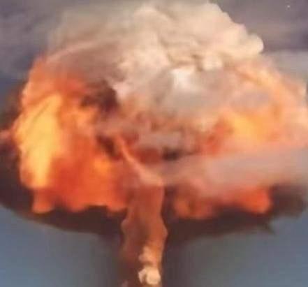 一旦中国真的动用“核武器”打击日本本土，那么等待中国的，可能是半数幸存日本民众形