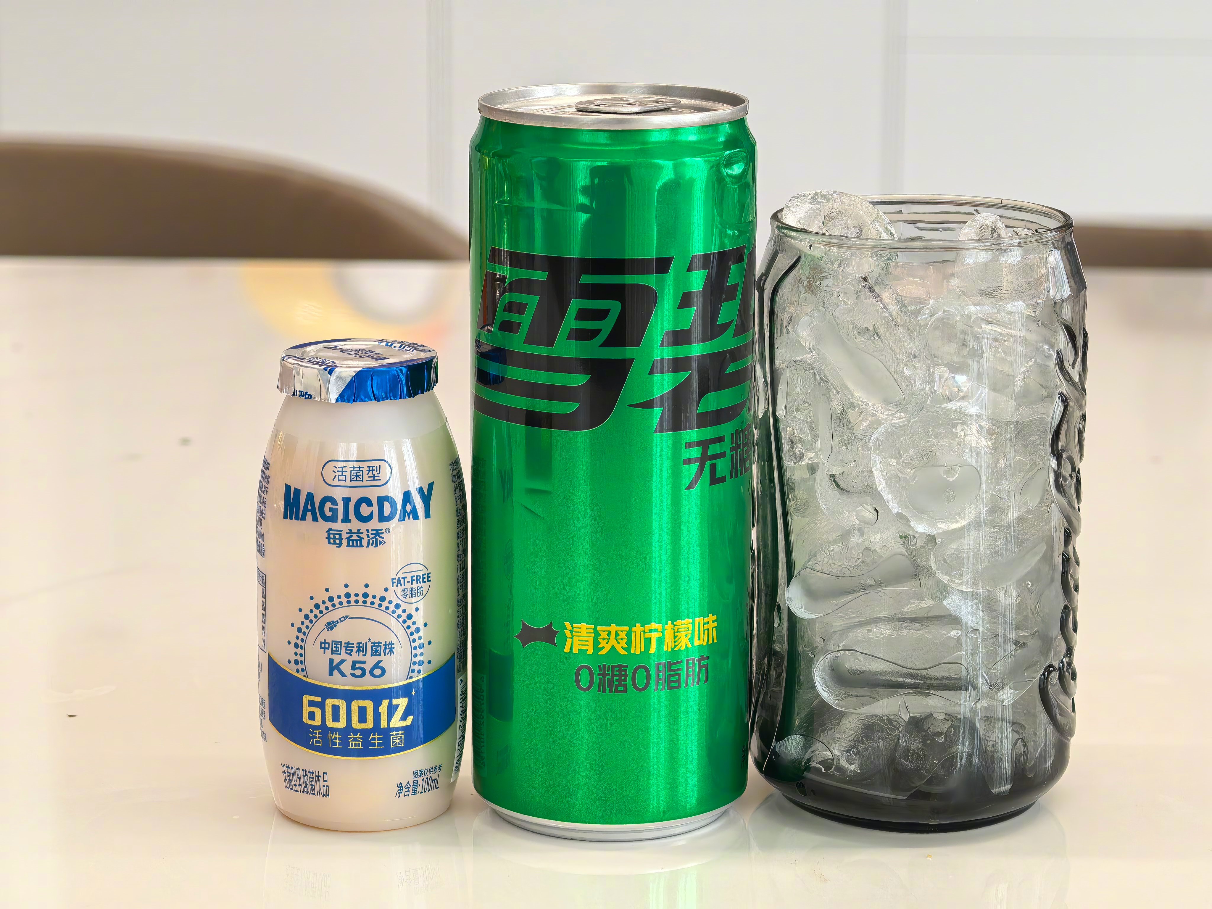 养乐多+无糖雪碧+冰，好喝，推荐。 