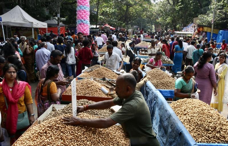 如果你对于印度稍微了解一点不会觉得惊奇，列举一下：
印度独立后，一度认为自己是世