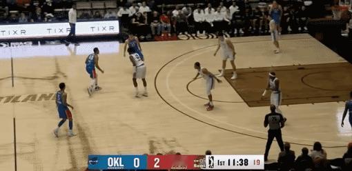 杨瀚森14分17板2助2帽杨瀚森篮板数创新高杨瀚森已经完全适应了发展联盟的比赛强