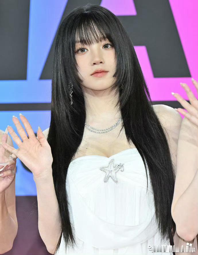 宋雨琦公主切黑长直 ，鲨疯了我家的小公主👸🏻！！[色][色] 宋雨琦[超话]