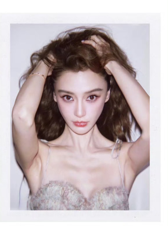 摄影师认证的四大最美撕拉片：Angelababy  迪丽热巴 鞠婧祎 娜扎你们觉