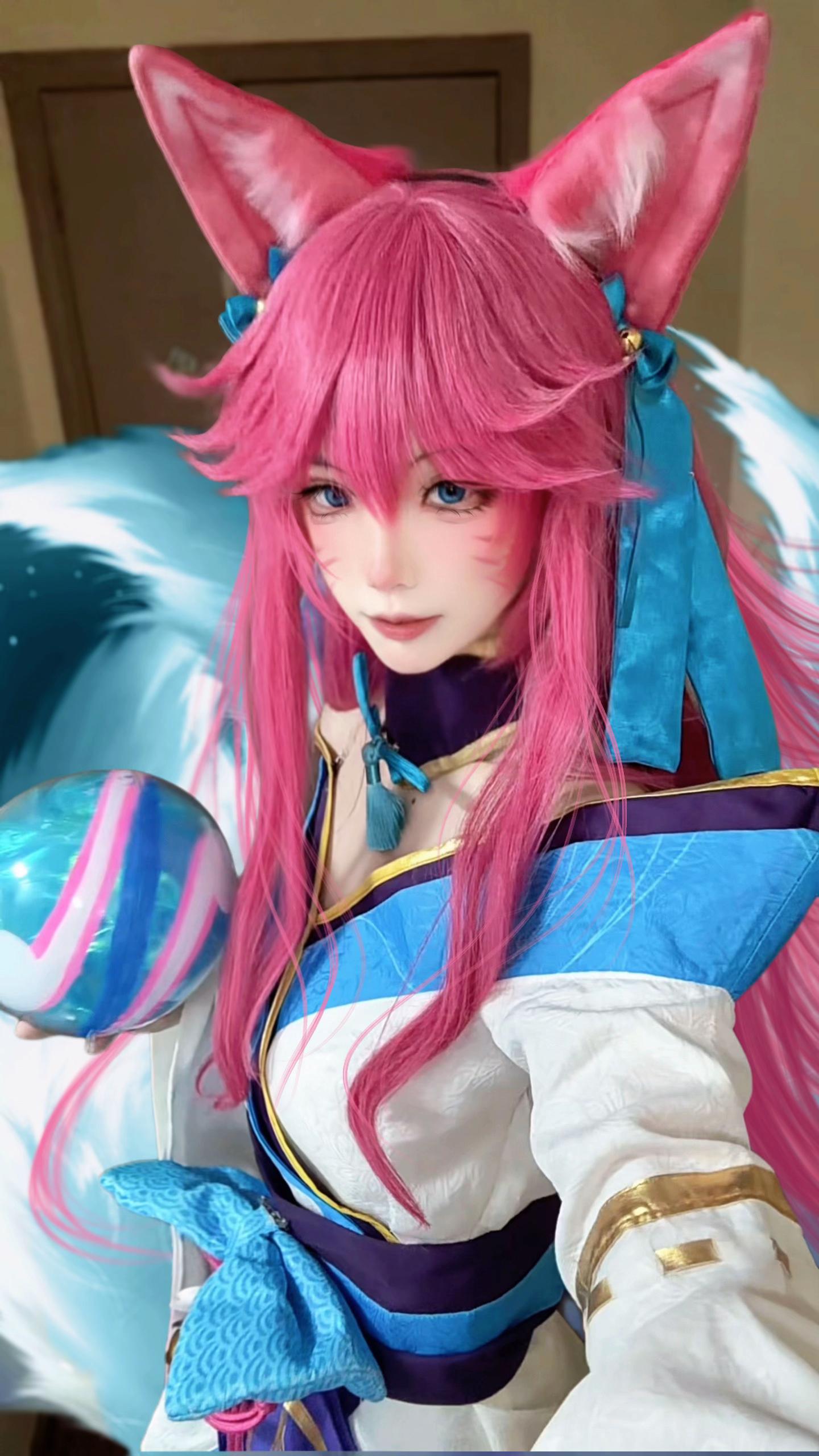 阿狸 灵魂莲华。♡(*´∀｀*)人(*´∀｀*)♡ 在宿舍拍啦就是可惜没有带灯