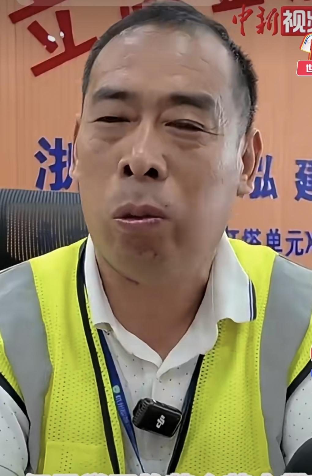 51岁河南务工者苏小锋走红凭借坚持自学走红网络，成为大众眼中的逆袭典范。九年间，
