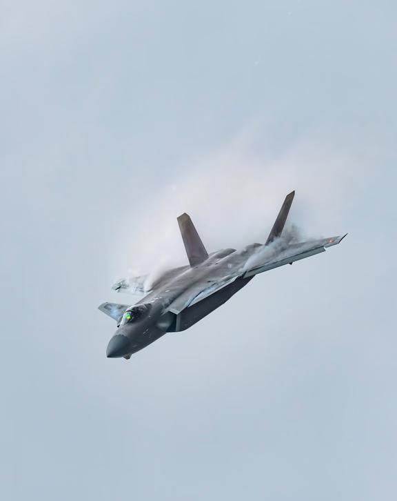 歼20首飞15周年！这是我镜头里的大国威龙
今年是歼20“威龙”的首飞15周年，