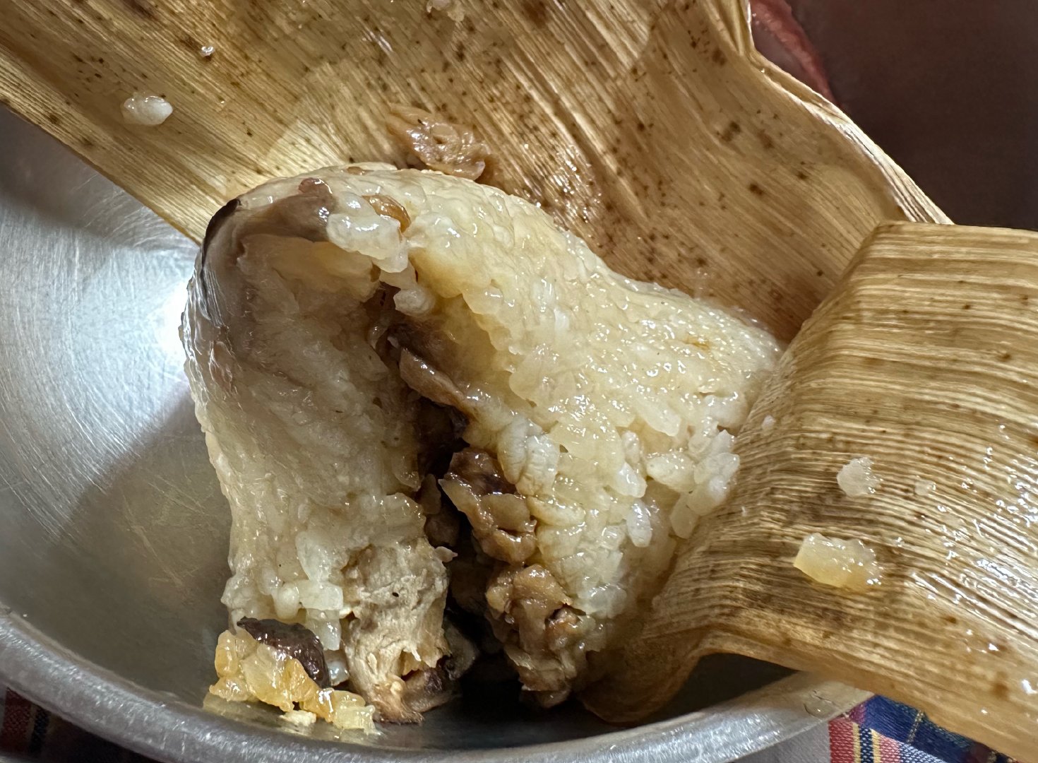 每日一餐分享今天早午餐是粽子，对我家还有粽子最近常吃，但一直没有完美的照片，今天