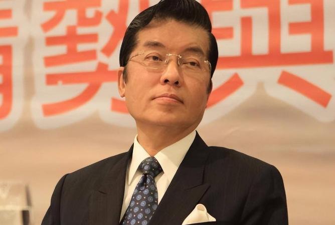 张荣恭被提名为国民党副主席，近几日发表了明确表态，警示党内不应存在借和谈实现和平