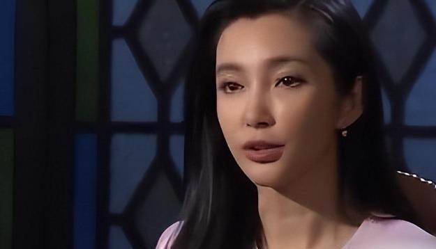 1995年，李冰冰拍了条广告，赚了26万。老板让她去 广州 拿钱，李冰冰心想，2