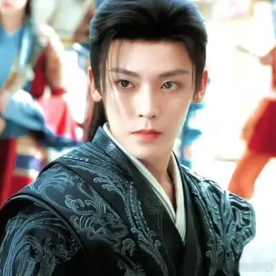 侯明昊卢昱晓入青云热度破9800，连续登顶平台仙侠榜，爱情榜榜首，有观众反映前几