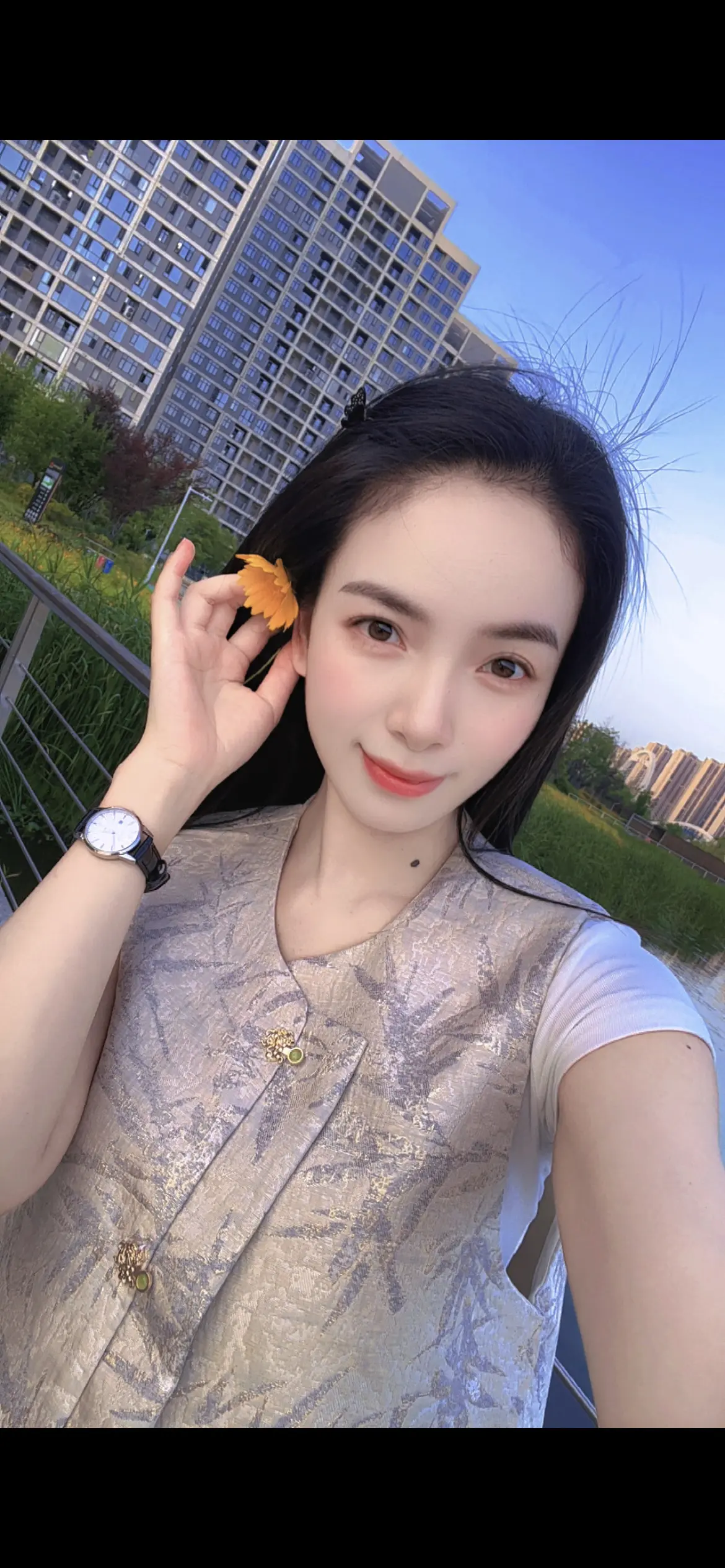 “喜欢秋天，大概是因为秋天最像人生，虽万分温柔，骨子里却藏着孤独。”