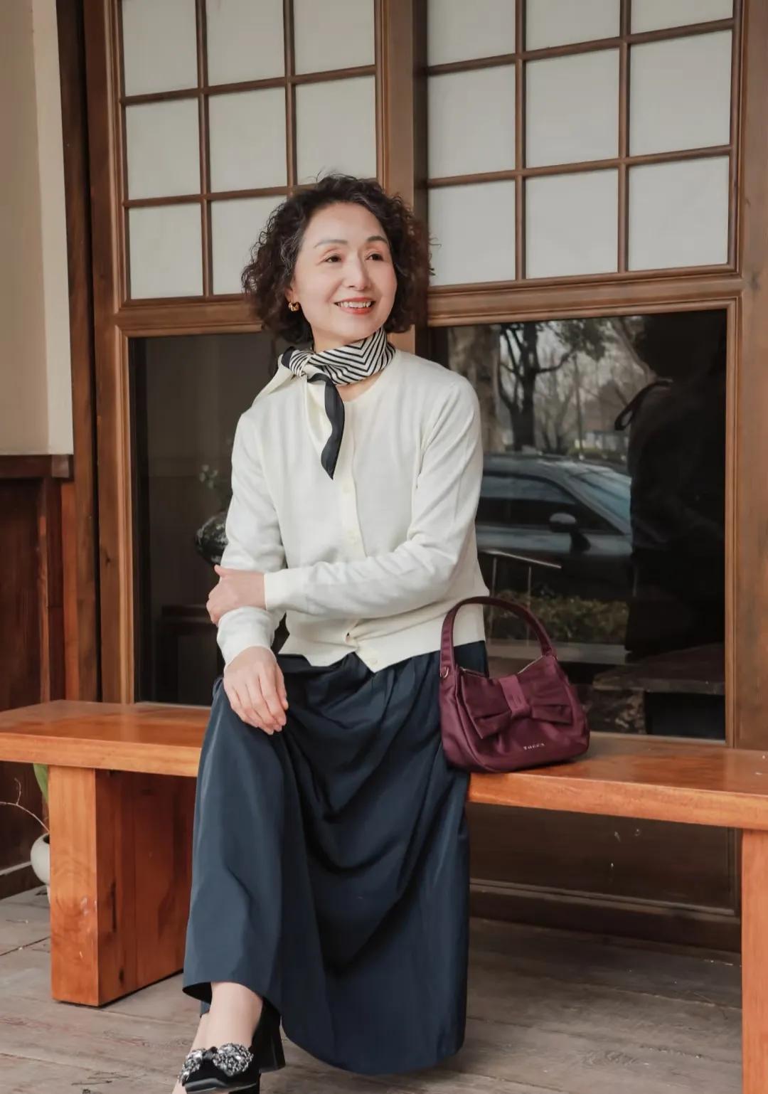 我婆婆，活成了我羡慕的“老来俏”！

我婆婆那退休金，四千八百块不算多，可人家愣