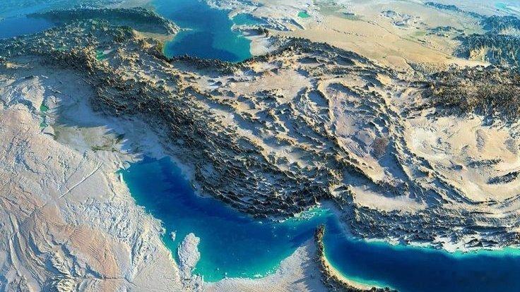 🇮🇷🇺🇸 伊朗霍尔木兹海峡油轮交通“几乎停滞”据CNN报道，随着美伊之间