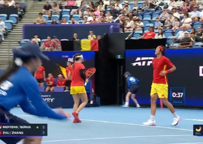 联合杯中国队取开门红张之臻朱琳太有韧性了 网球联合杯小组赛，中国vs比利时，第三