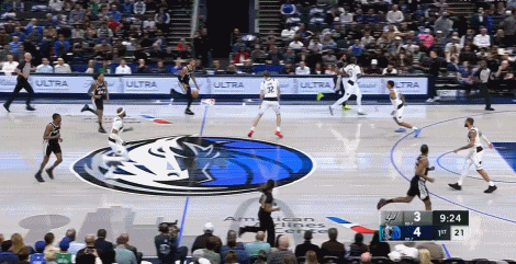 秀你一把
状元对决，文班背运把弗拉格过得干干净净……
中锋的身高却拥有后卫的技术