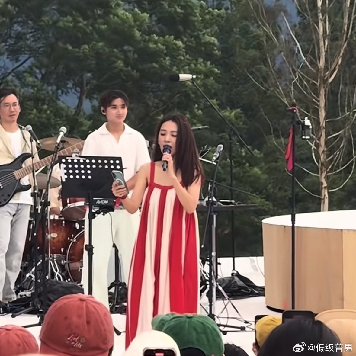田馥甄手机和手机壳都和我一样也 