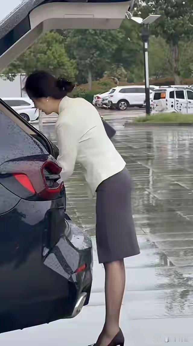 这么精致的女人，生活一定无忧无虑