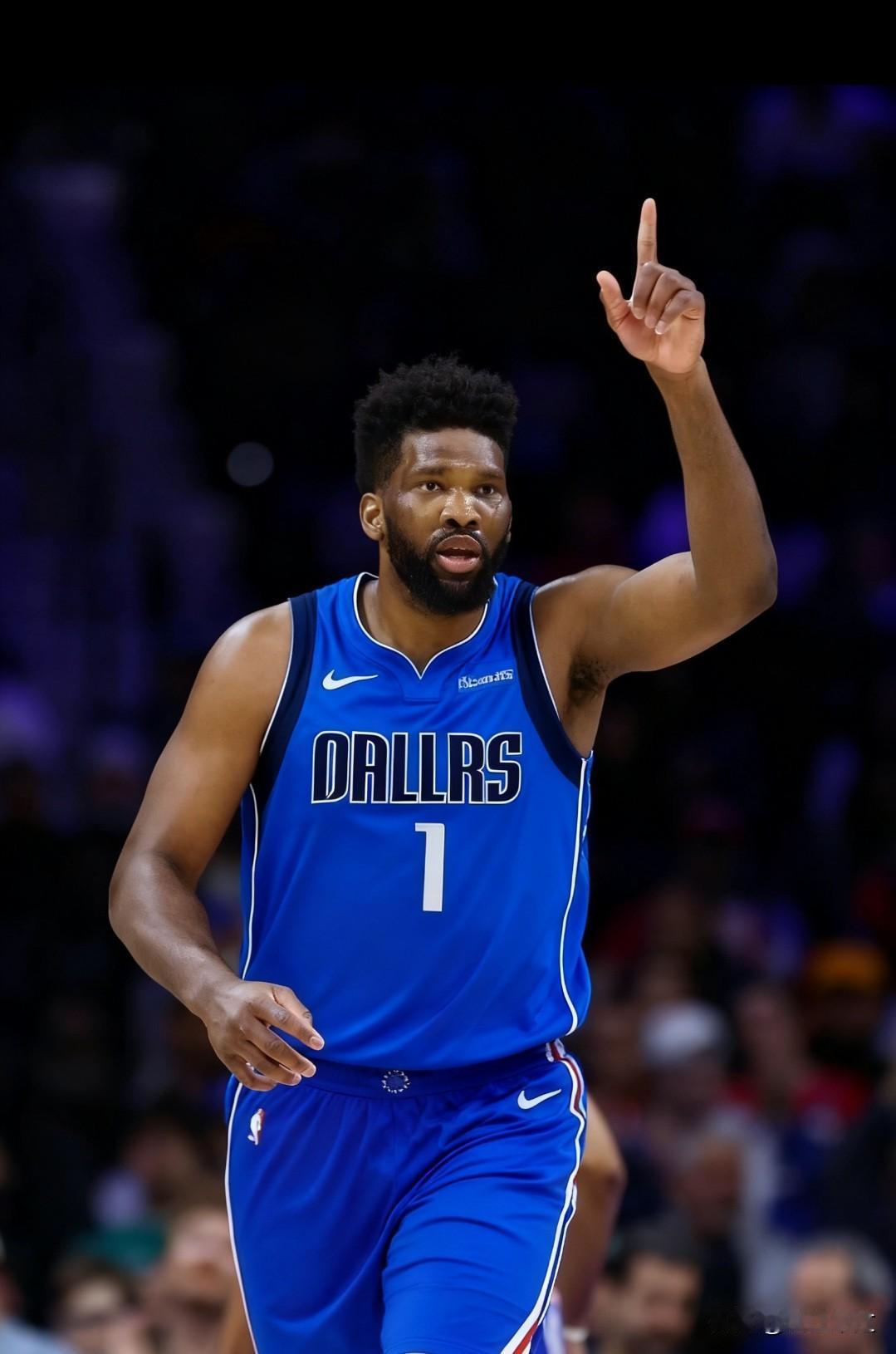 76人官方有意用恩比德来换浓眉！双方共赢！恩比德的组织包括站桩打法将解决独行侠传