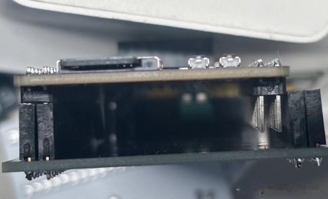 PCB板搞错，该如何拯救它。今天一位小伙伴分享了一个制作案例，他的PCB画错了，