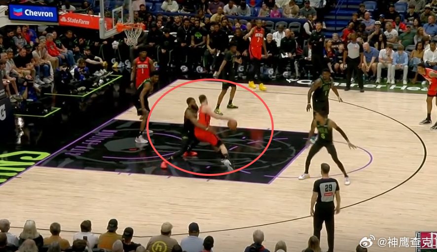 申京大爆发！狂砍36+13+7+5三分，率队32分大胜！大爆发！申京在对阵鹈鹕的