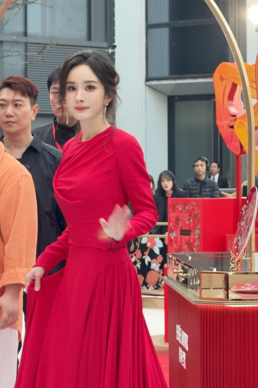 现场见杨幂是什么样的感受啊 