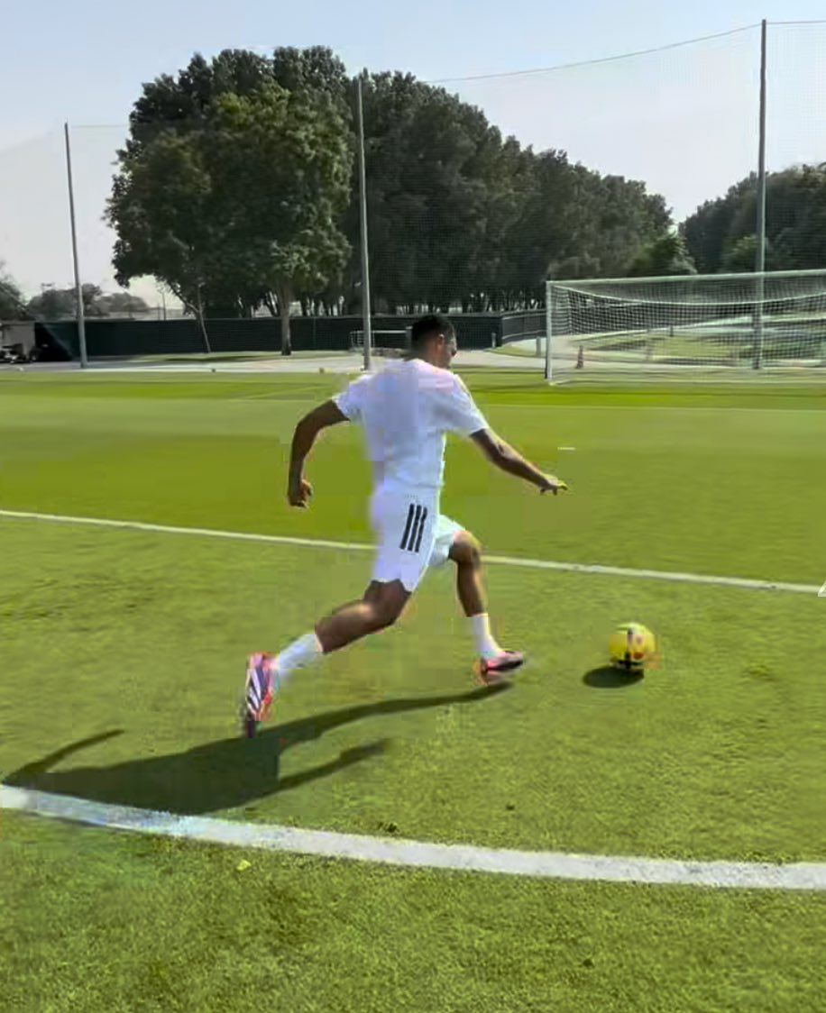 阿诺德想要更进一步。在球队休赛期，他前往迪拜与专家们一起进行温暖气候下的训练。 