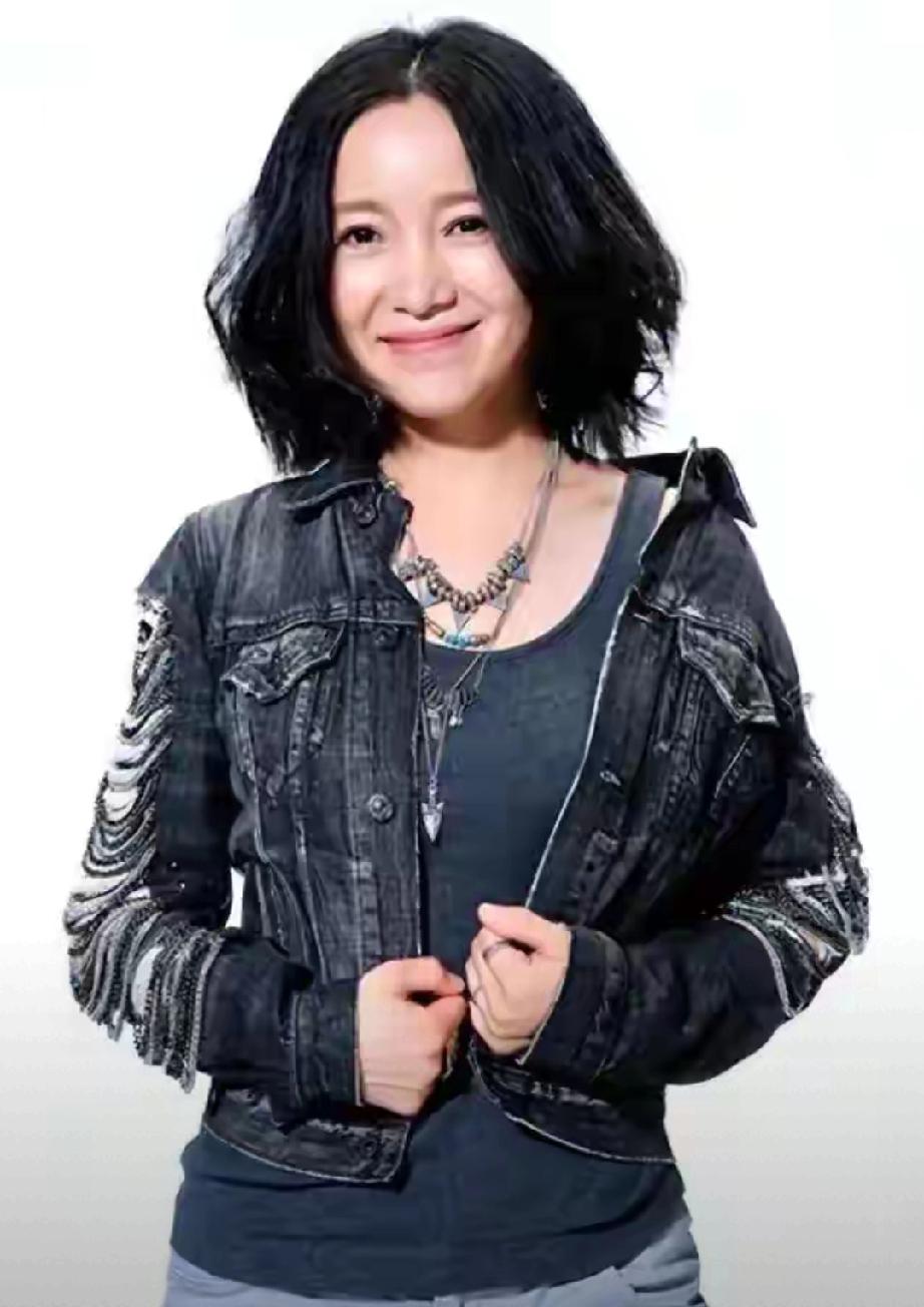 5登春晚却被恩师欺骗！流产失声至今单身，57岁的她让人心疼
 
   斯琴格日乐