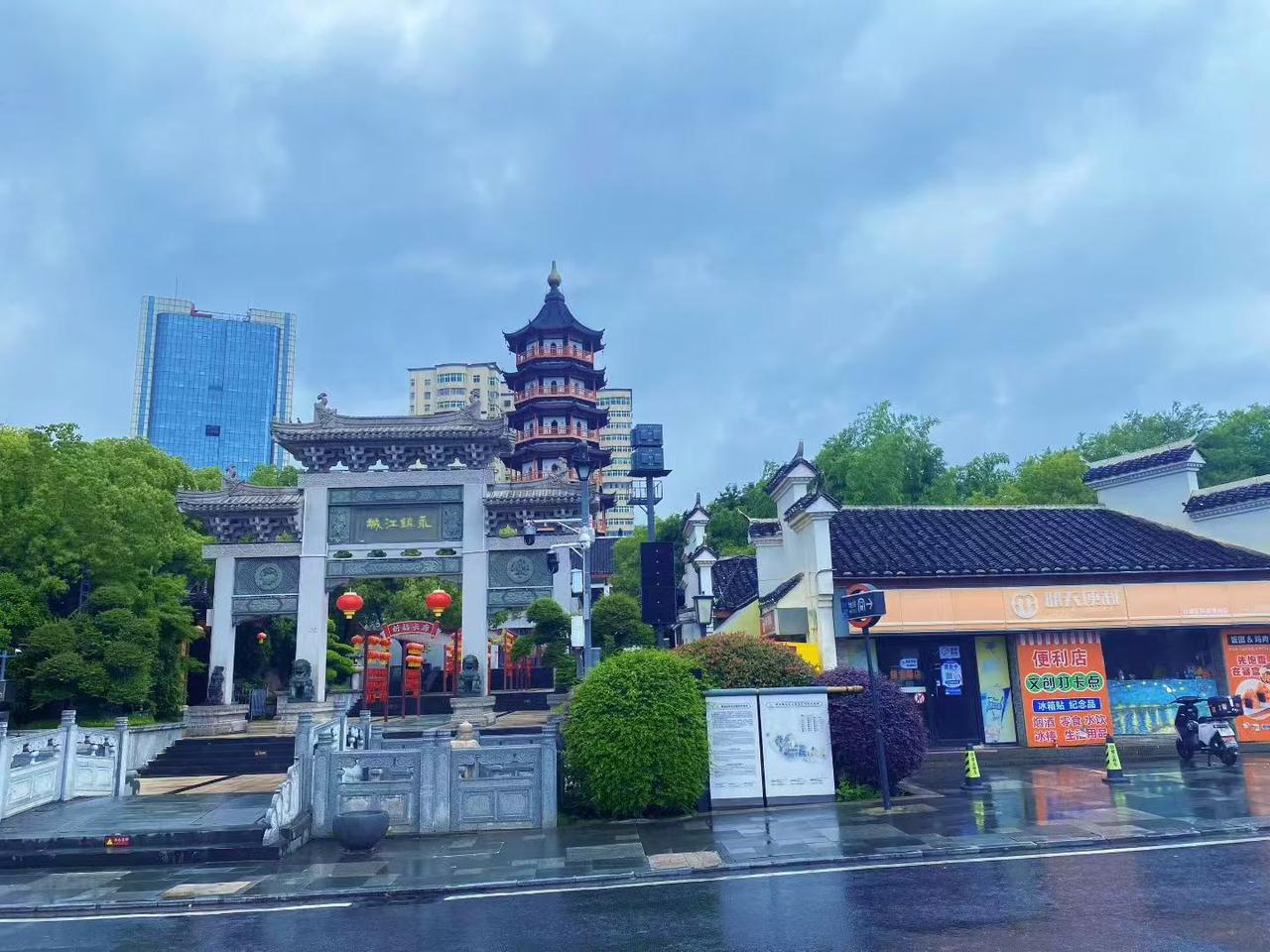 南昌旅行｜绳金塔美景攻略！
来南昌别只逛滕王阁‼️本地人私藏千年古风街区，始建于