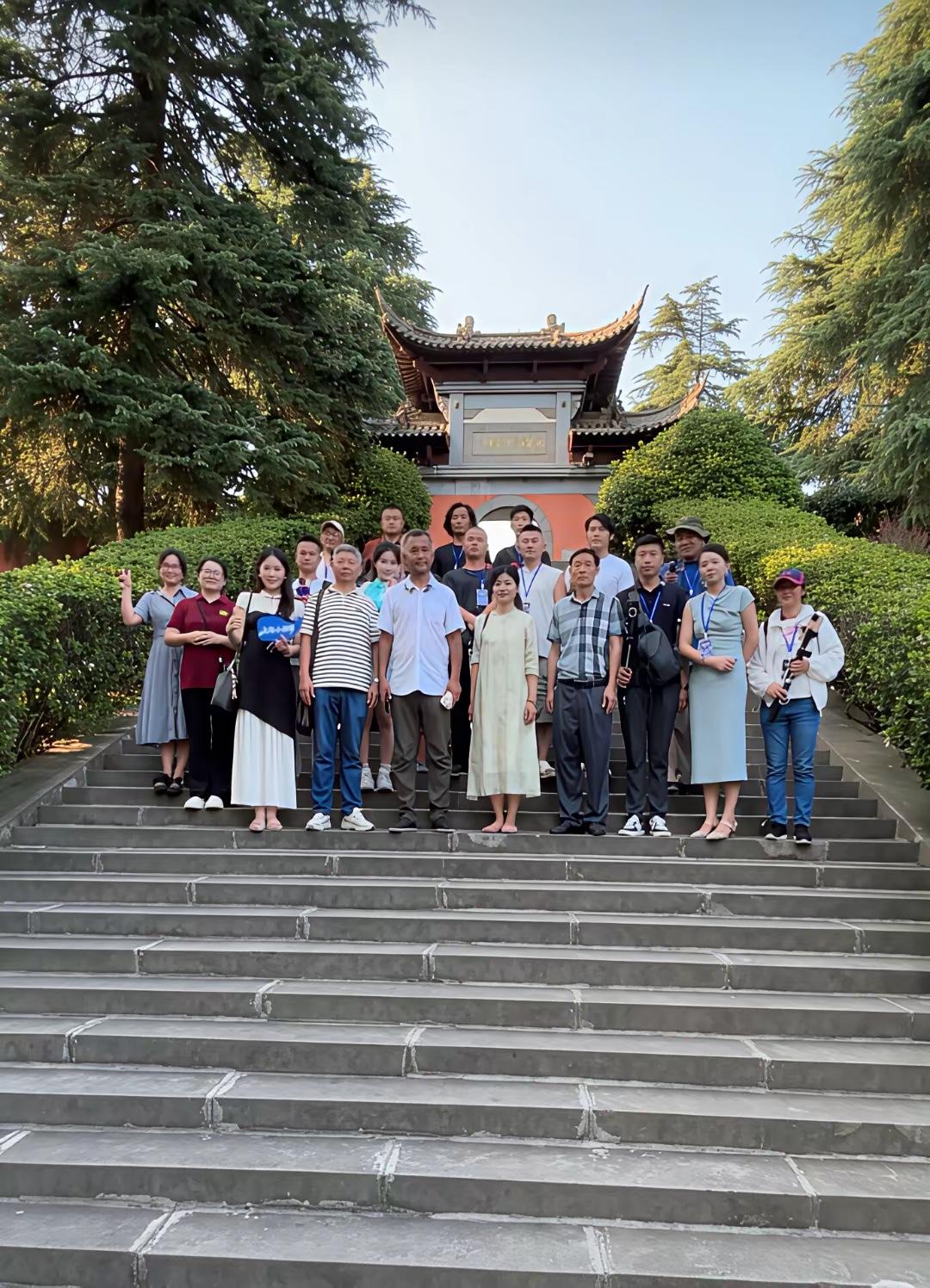 流浪大师沈巍这次终于走进主流了，获得了官方文旅的认可！！沈老师走进文化名县，安徽