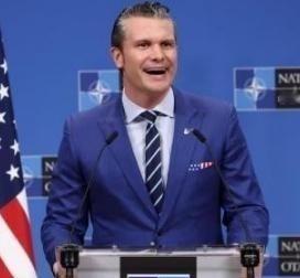 美国防长的一句话让美国人破了防，他表示中美要是开打，不出半个小时，美国航母就会面