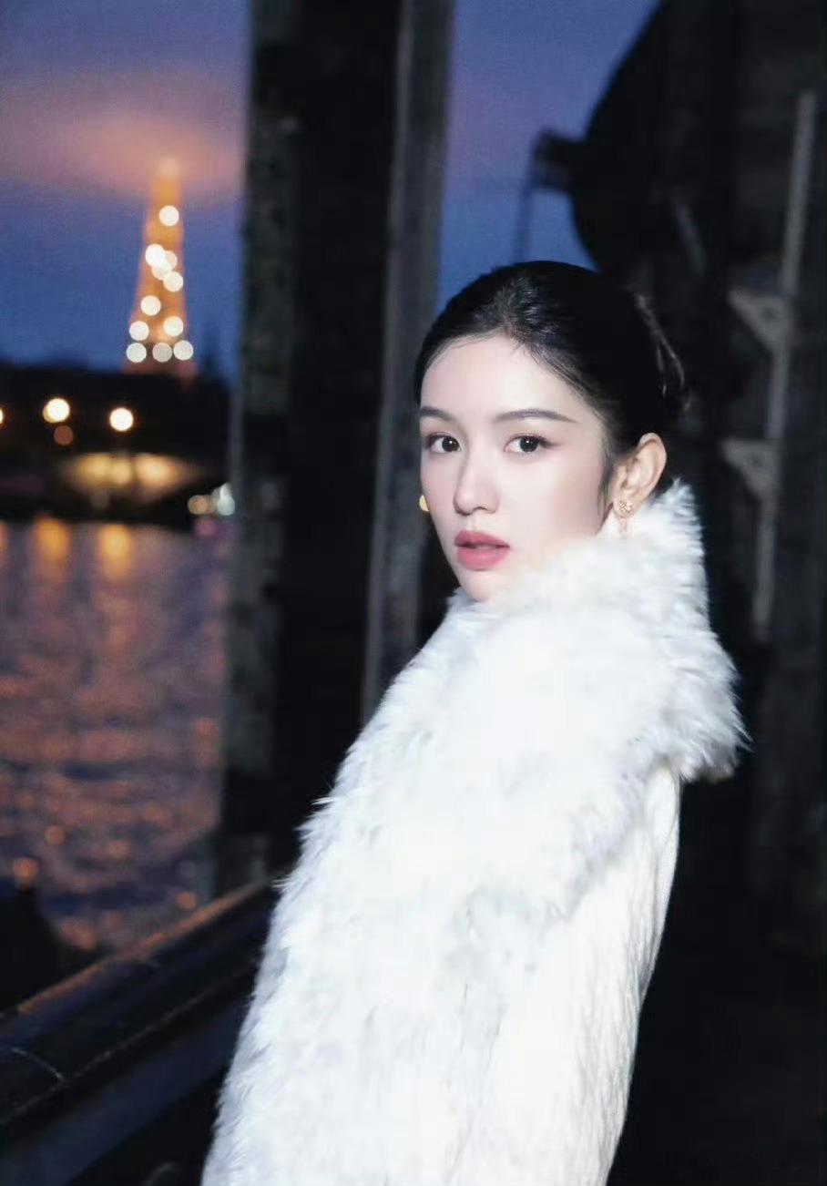 排面拉满了周也Dior此次高定秀全球首位转发周也Dior高定秀全球首位转发DIO