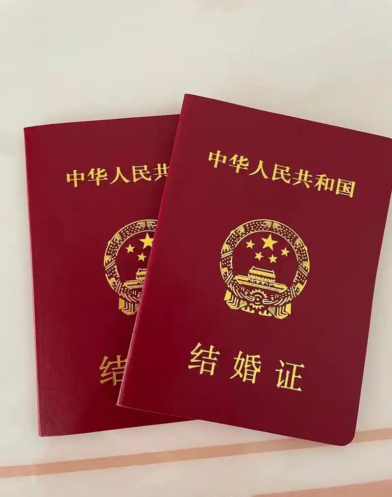 现在最严重的问题，已经不是00后不结婚，90后不生娃，而是生娃鸡娃最厉害的80后